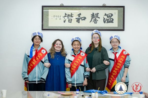 Русская роспись «Гжель» на Международном фестивале-конкурсе в Пекине