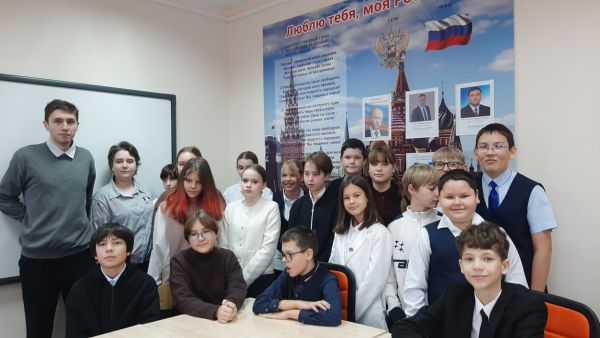 «Права есть у каждого, а ответственность – у всех»: студенты Педагогического института провели классный час для шестиклассников