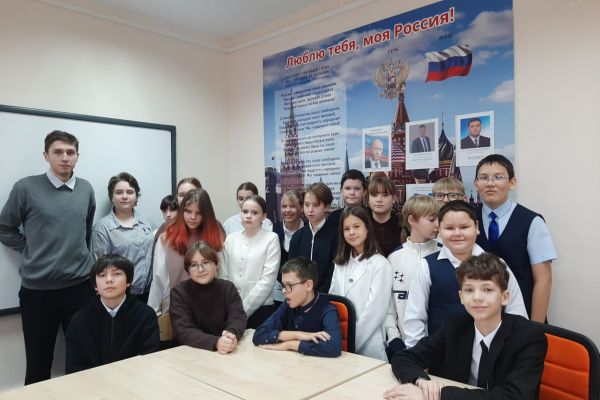 «Права есть у каждого, а ответственность – у всех»: студенты Педагогического института провели классный час для шестиклассников