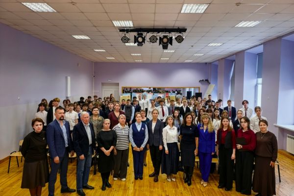 В иркутских школах стартовали Уроки мужества «Гордимся славою Героев»