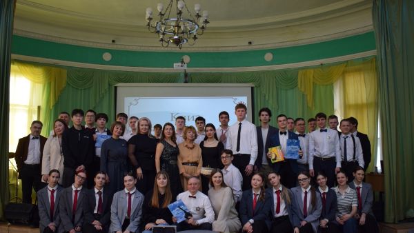 «День этот славный каждый свято чтит»