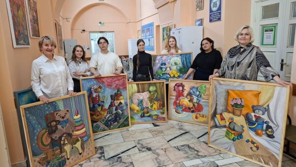 Натюрморты с игрушками маленьким пациентам