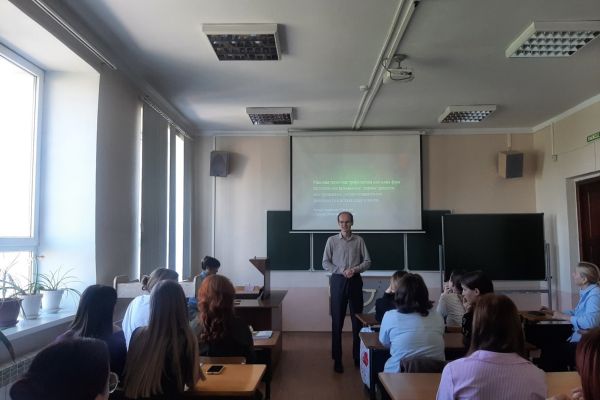 Школа без парт: будущее образования или забытая классика?